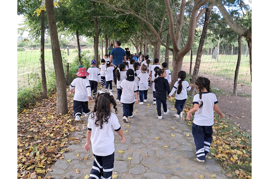 Visita de las salas de 5 años a la Reserva de San Pedro de Colalao Nivel Inicial